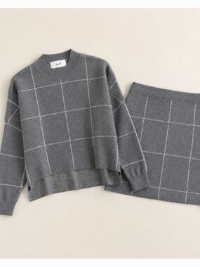 Grey Plaid Knit Matching Set • Sweater & Mini Skirt • Size M